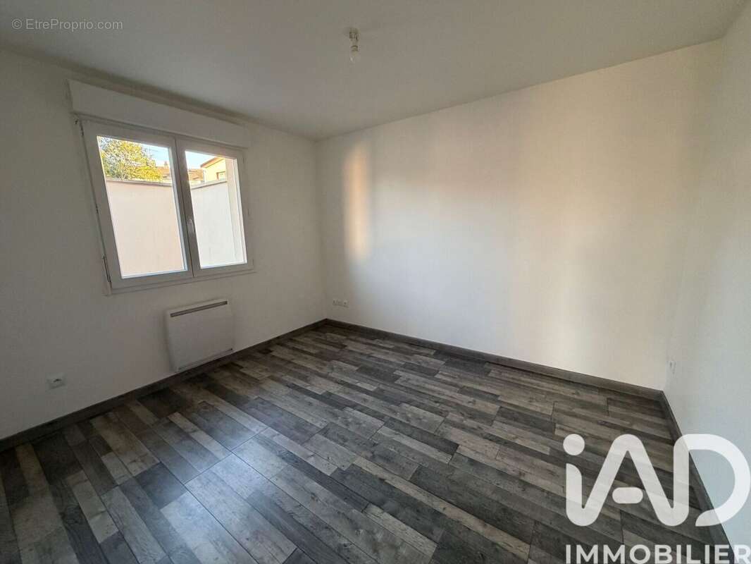 Photo 8 - Maison à LAROCHE-SAINT-CYDROINE