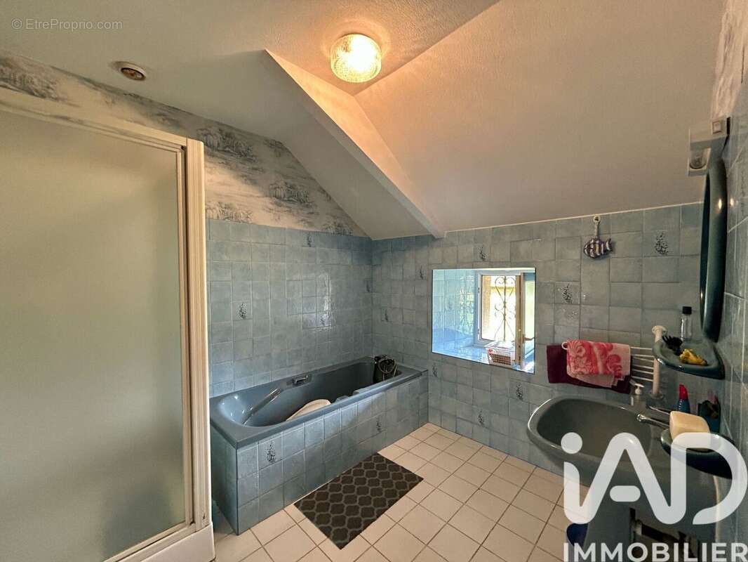 Maison 90 m² à Brain-Sur-Allonnes  - photo 7