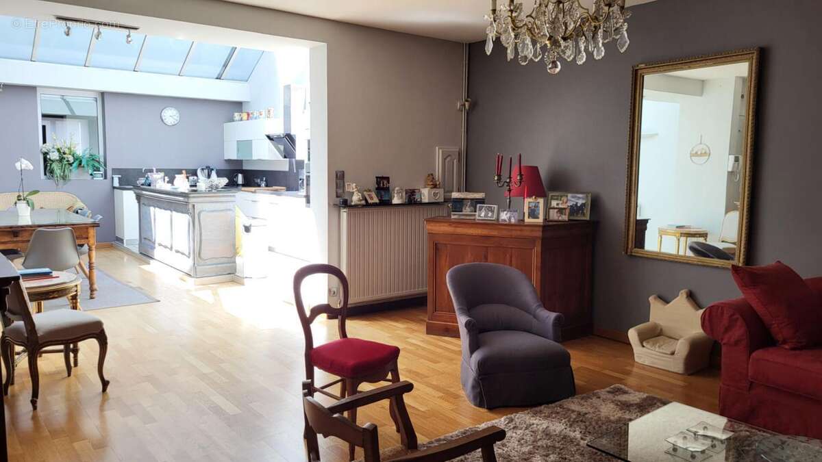 Maison de caractère rénovée centre ville, 4 chambres - photo 6