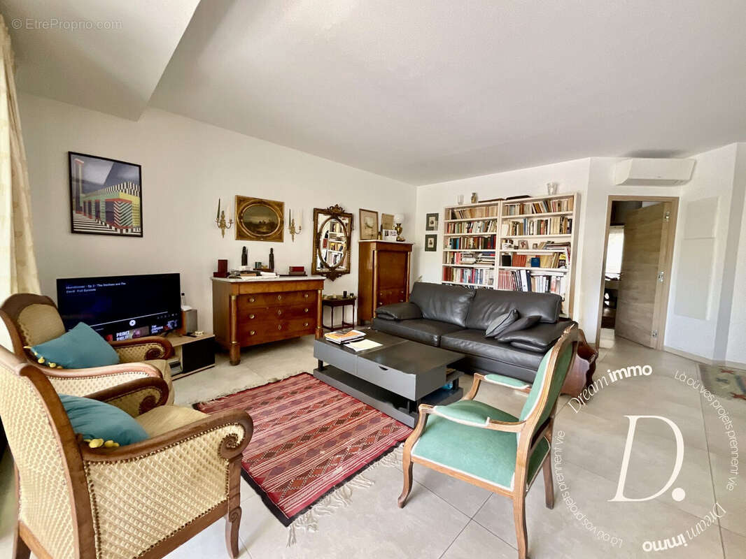 Appartement à HYERES