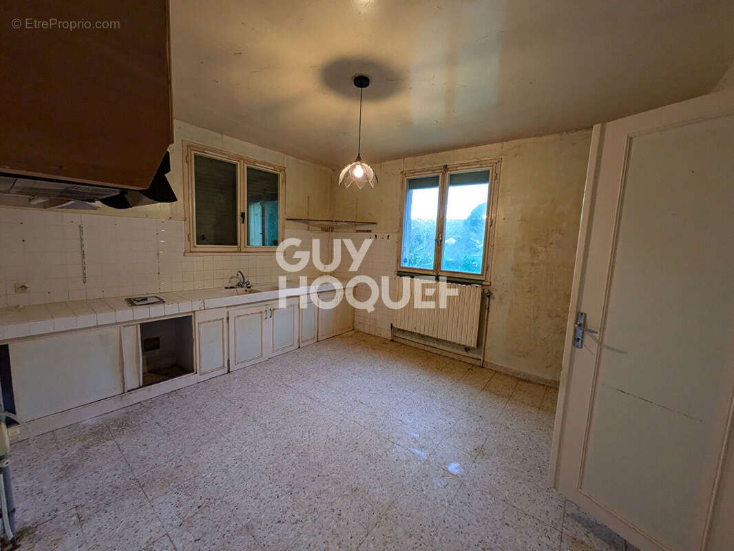 Maison à LAROQUE-DES-ARCS