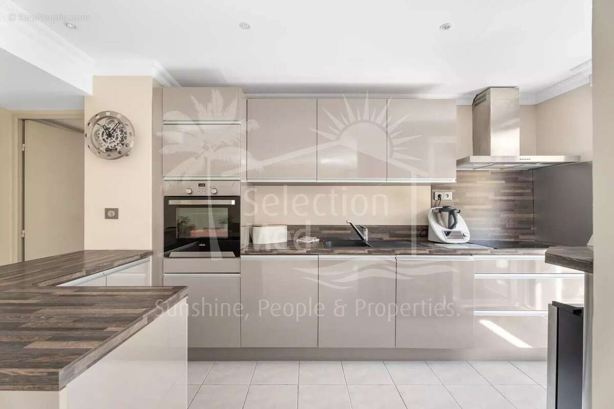 Appartement à MOUGINS