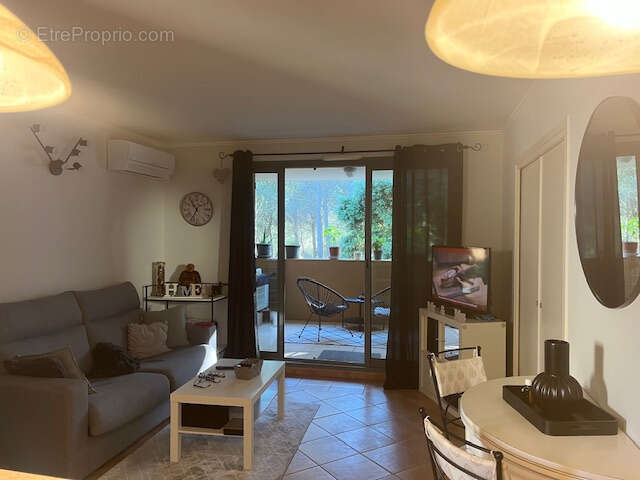 SAUMANE DE VAUCLUSE dans résidence sécurisée, au calme joli appartement T2 avec terrasse. - photo 7