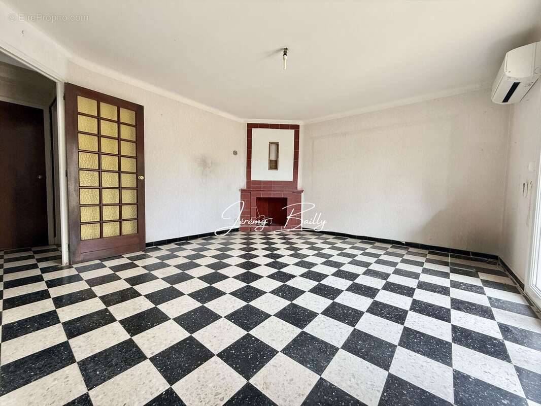 Maison à SAINT-ESTEVE