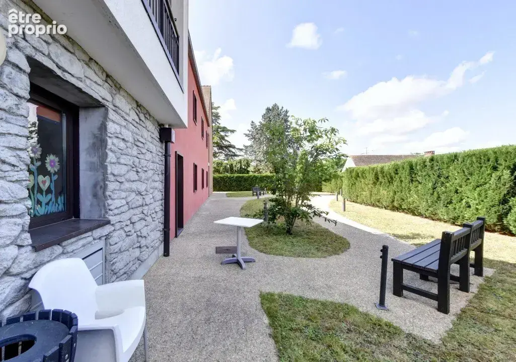 INVESTISSEMENT LOCATIF  Saint-Denis-de-l'Hôtel  Résidence EHPAD du Port - 7,8% de rentabilité - photo 8
