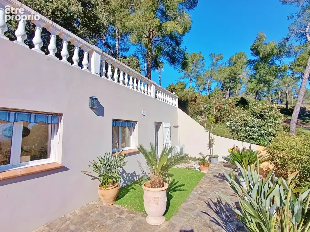 Villa vue degagee - mer - secteur prise - hyeres - piscine - lumineuse - photo 14