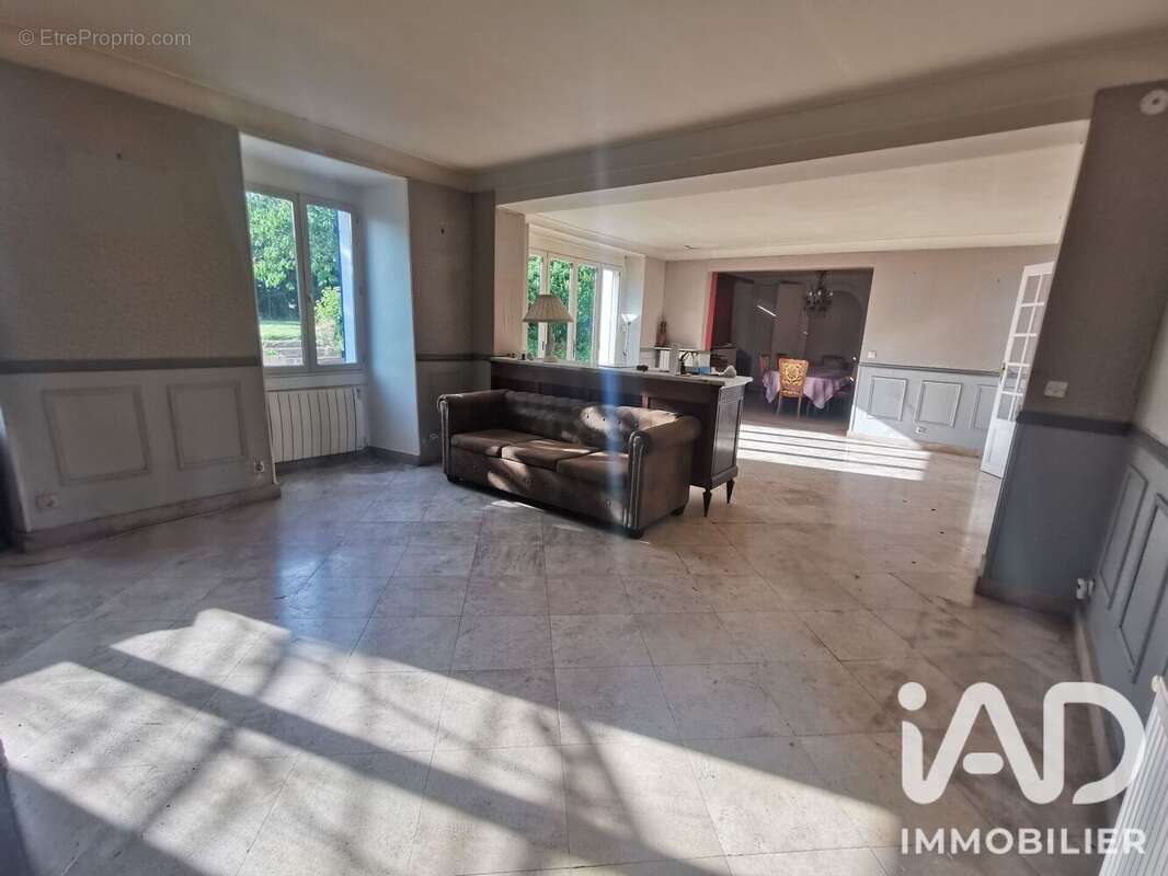 Maison 260 m² à Soignolles-En-Brie  - photo 6