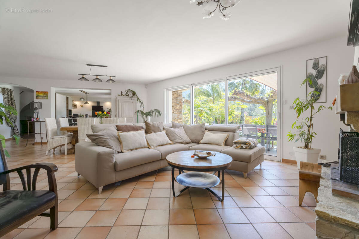 Maison à CARQUEIRANNE