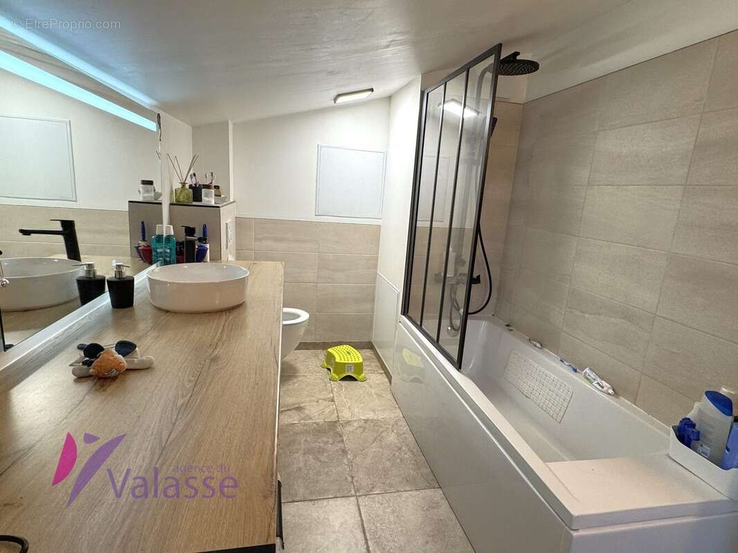 Maison à GRUCHET-LE-VALASSE