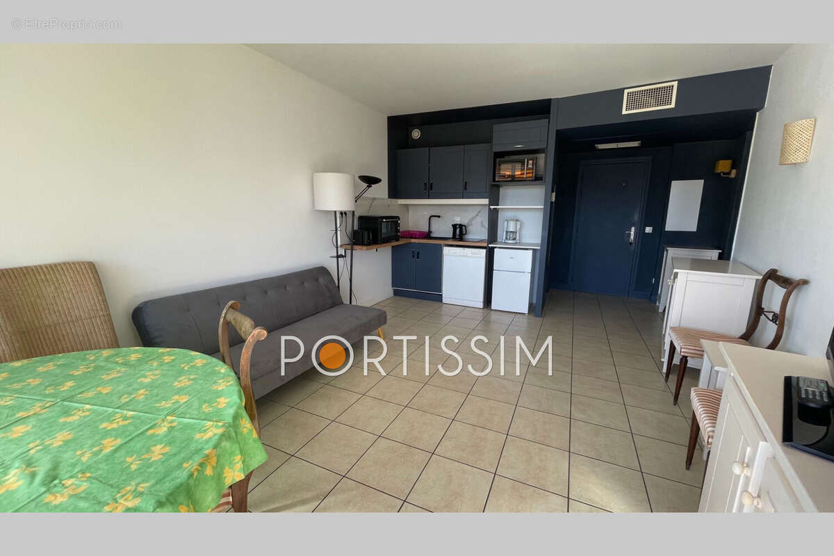 Appartement à SAINT-LAURENT-DU-VAR