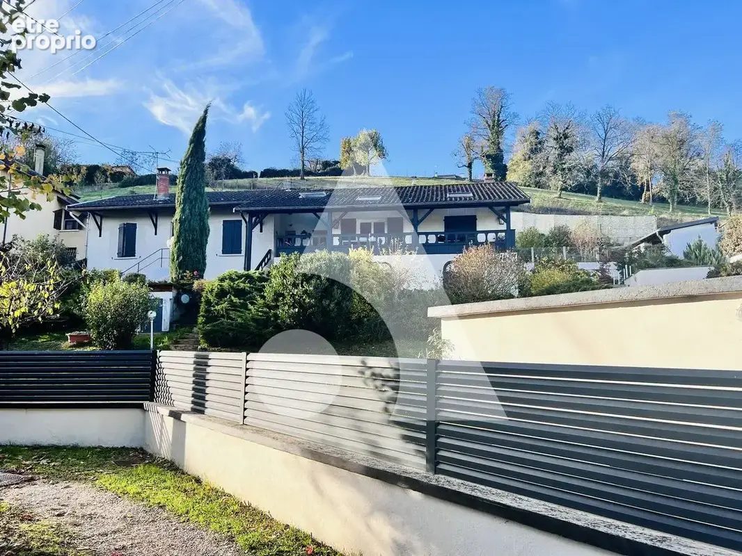 Belle maison avec piscine sur la côtière à Neyron - photo 2