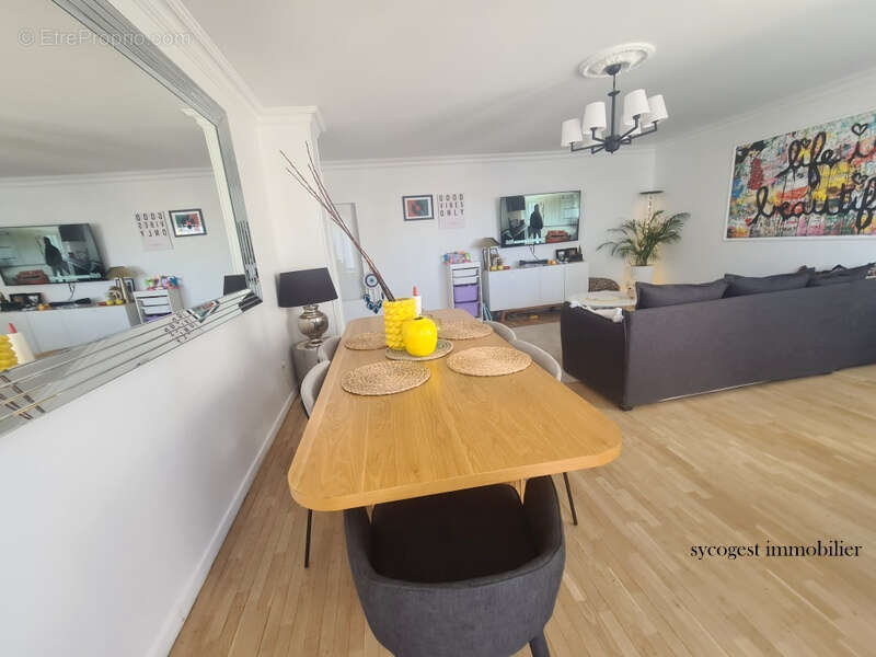 Appartement à LES LILAS