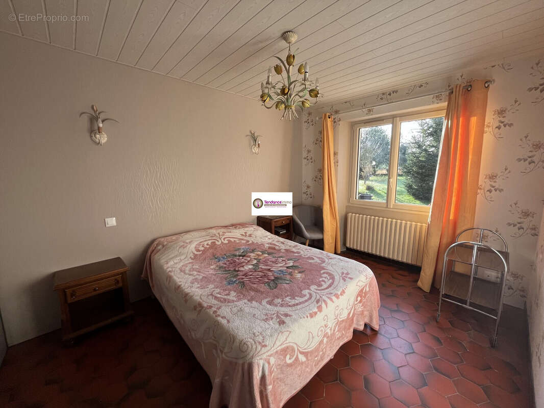 Maison à LE MELE-SUR-SARTHE