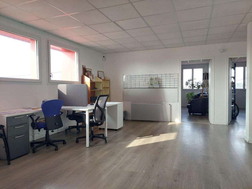 Locaux/Biens immobiliers - photo 10