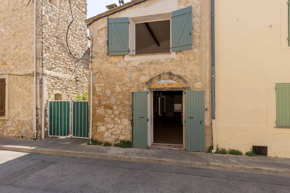 Maison à LA ROQUE-D'ANTHERON