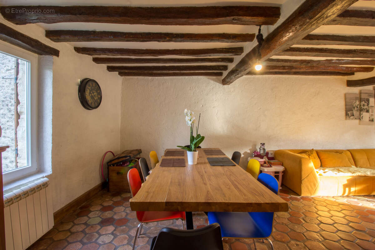 Maison à VILLENEUVE-SUR-AUVERS