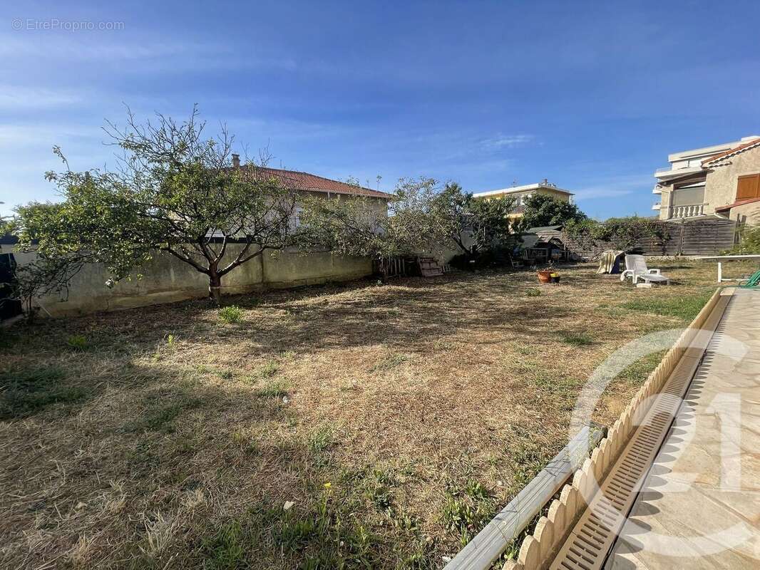 Maison à SAINT-LAURENT-DU-VAR