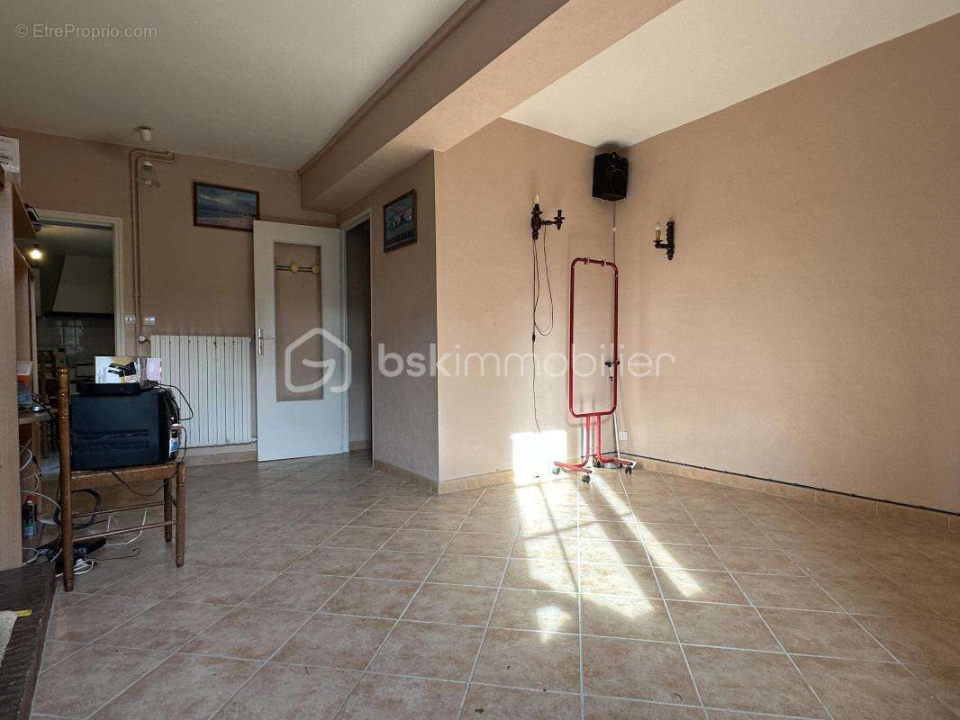 Maison à VILLENEUVE-SUR-YONNE