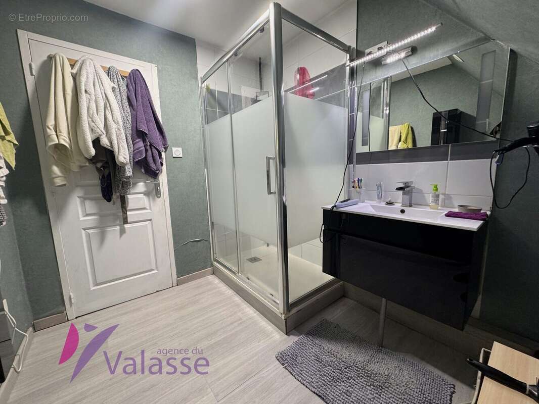 Maison à GRUCHET-LE-VALASSE