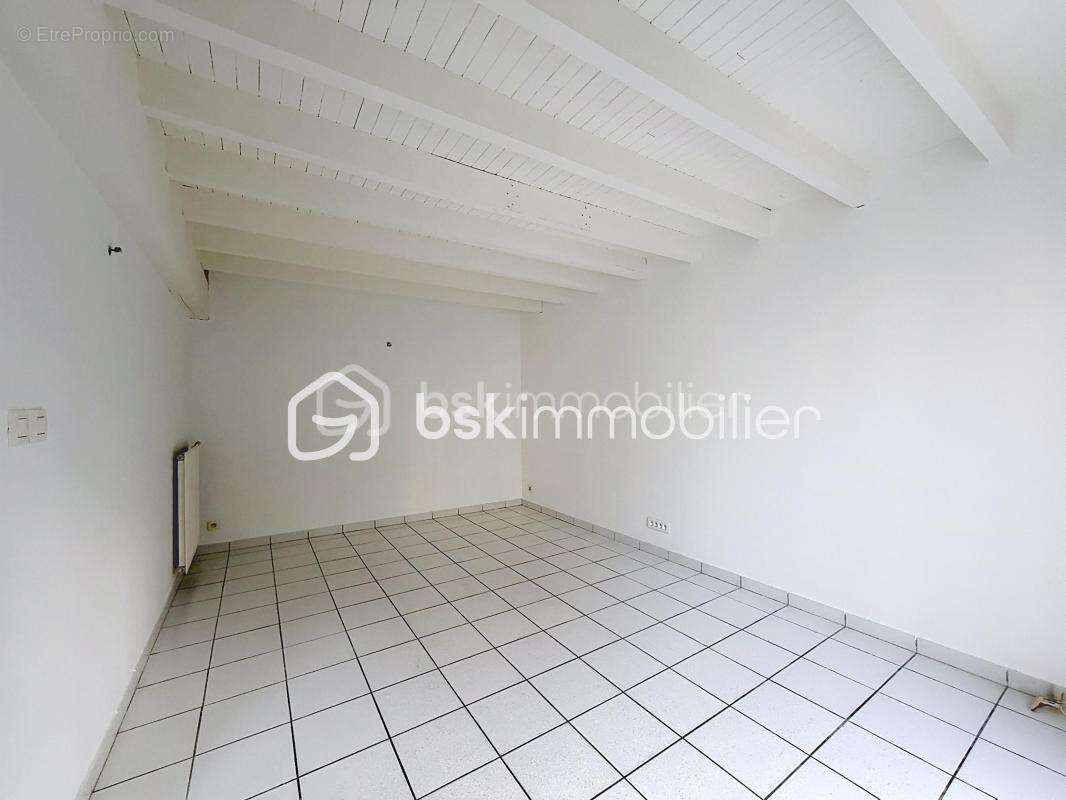 Rare aux Minimes – T4 Duplex esprit maison – Parking – Métro 3 min – 320 000 € - photo 5