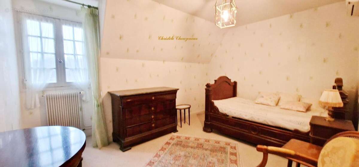 Maison à TERRASSON-LAVILLEDIEU