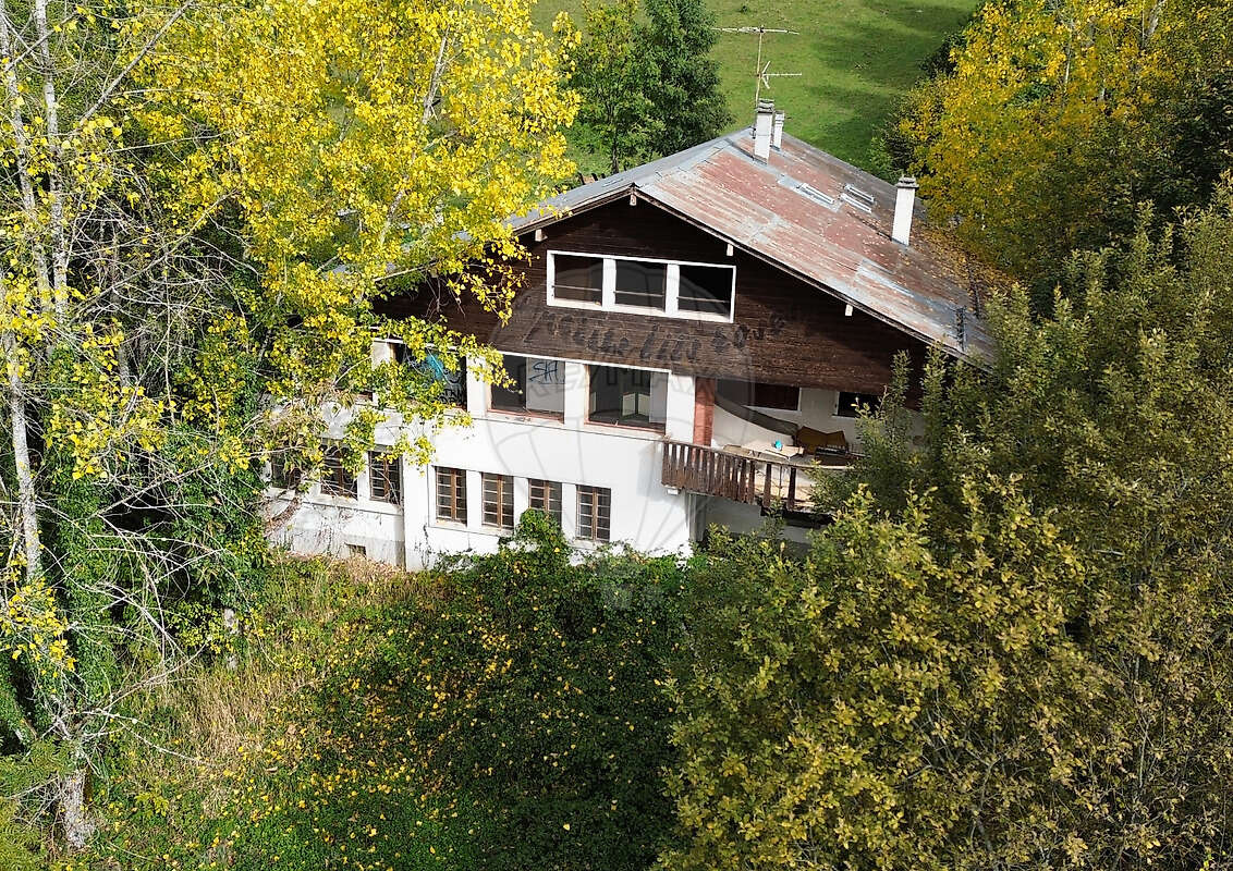 Maison à ARACHES-LA-FRASSE