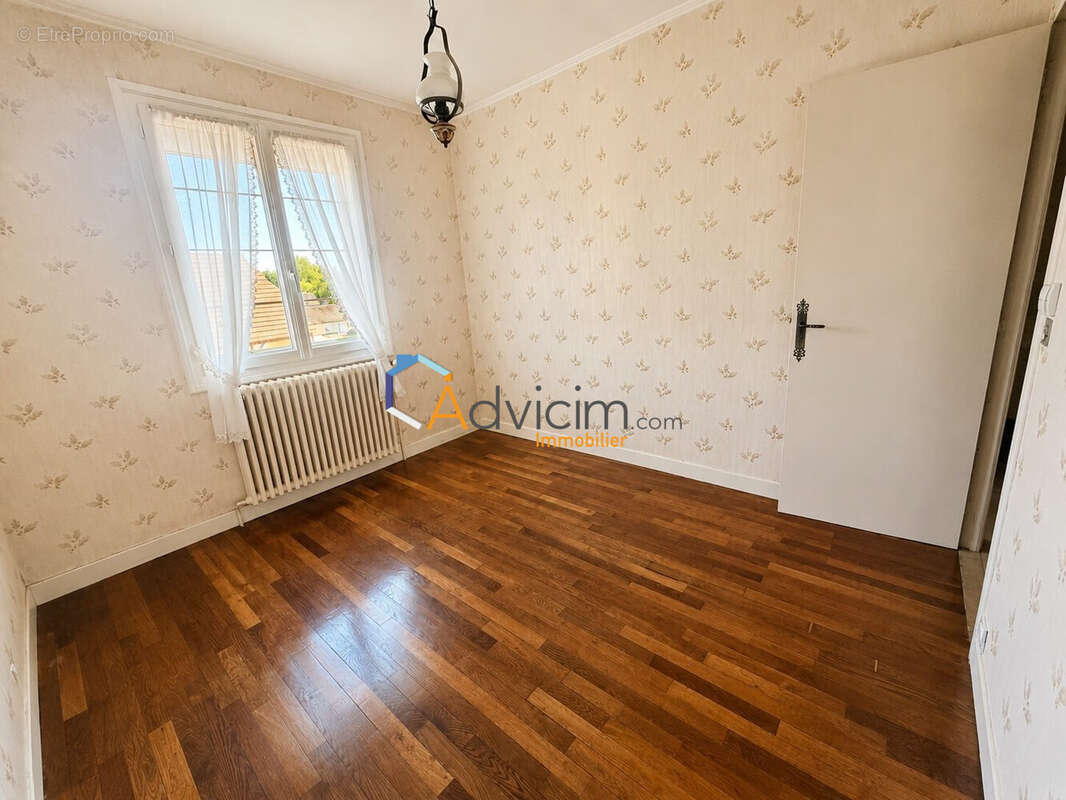 Maison 90 m² à Saint-Germain-Des-Pres  - photo 5