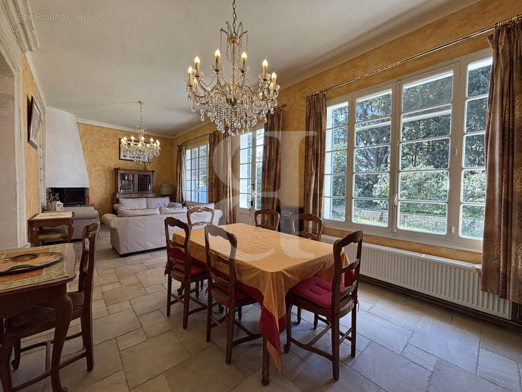 Maison à VAISON-LA-ROMAINE