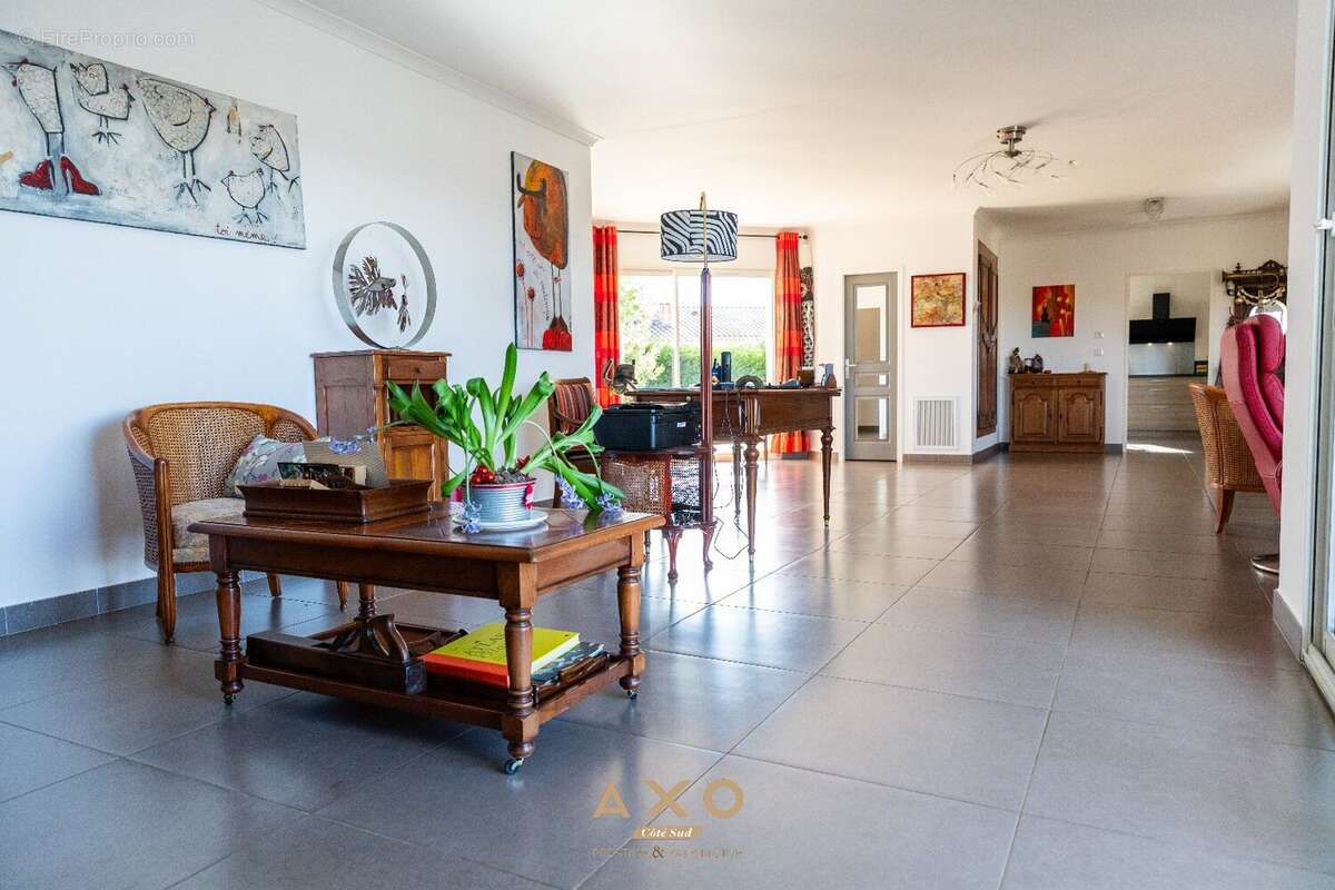 Maison à SAINTE-ANASTASIE