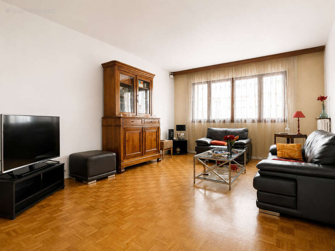 Appartement à MARSEILLE-5E