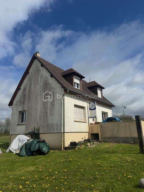 Maison à LA FERTE-FRENEL