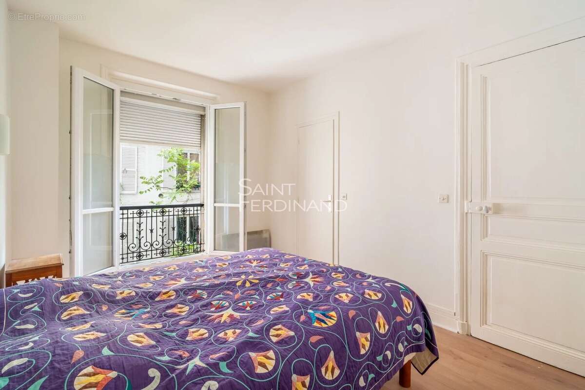 Appartement à PARIS-14E