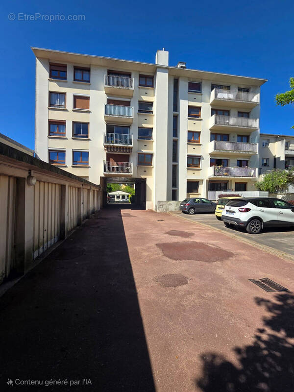 Appartement à LES PAVILLONS-SOUS-BOIS