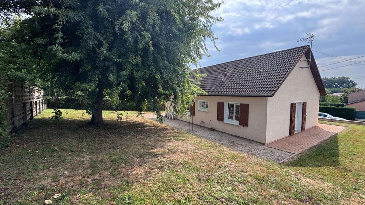 Maison à ROMENAY