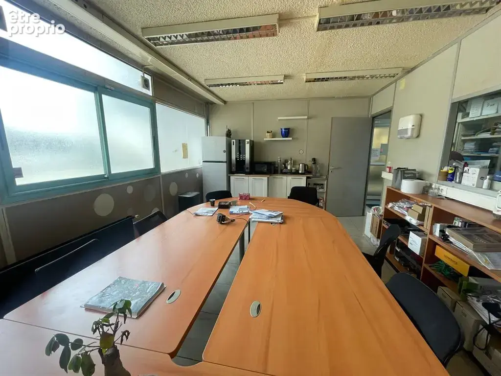 Local 180 m2 open space - photo 2