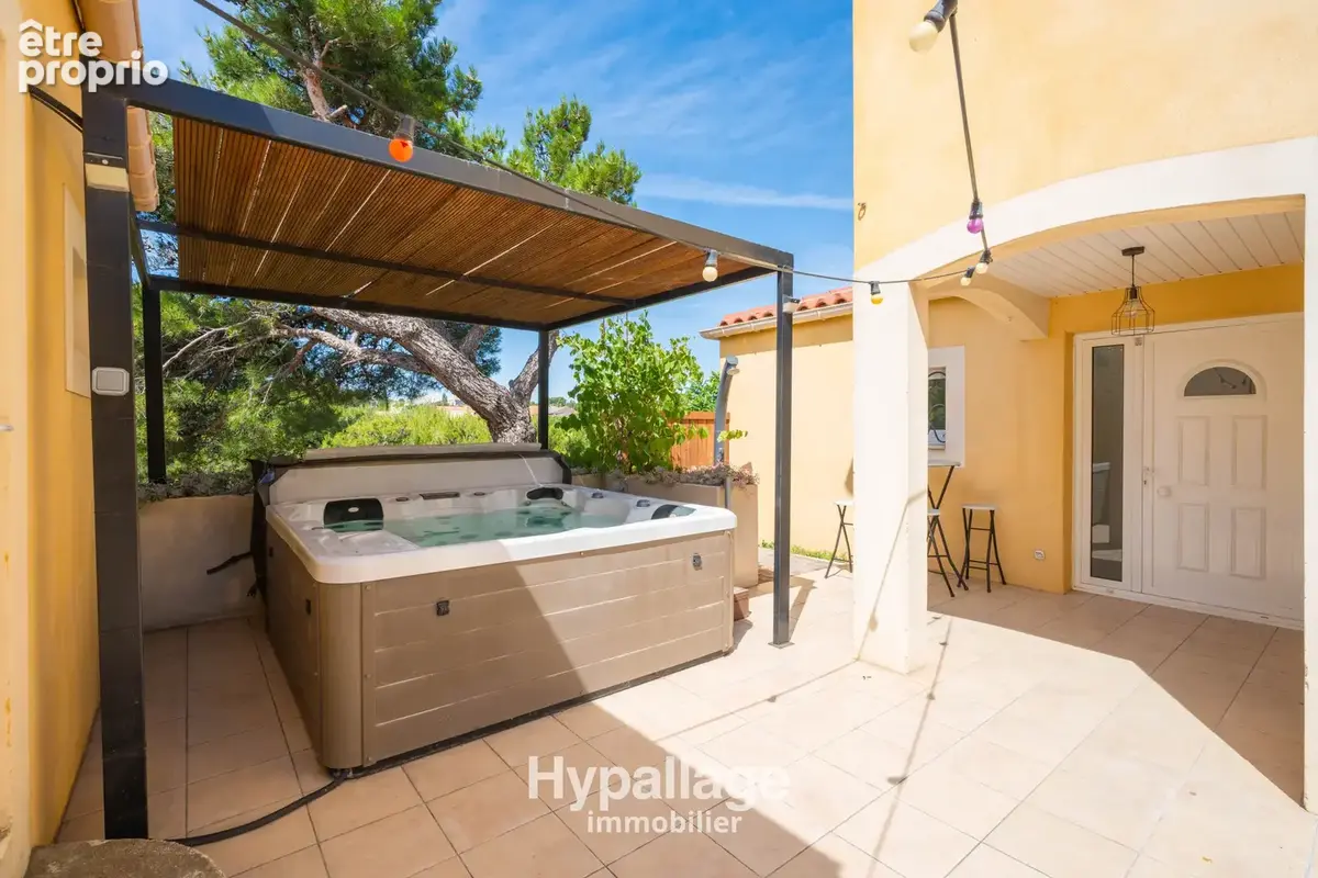 Vend maison type 4/5 garage, jacuzzi, exposition sud 13015 Marseille - photo 3