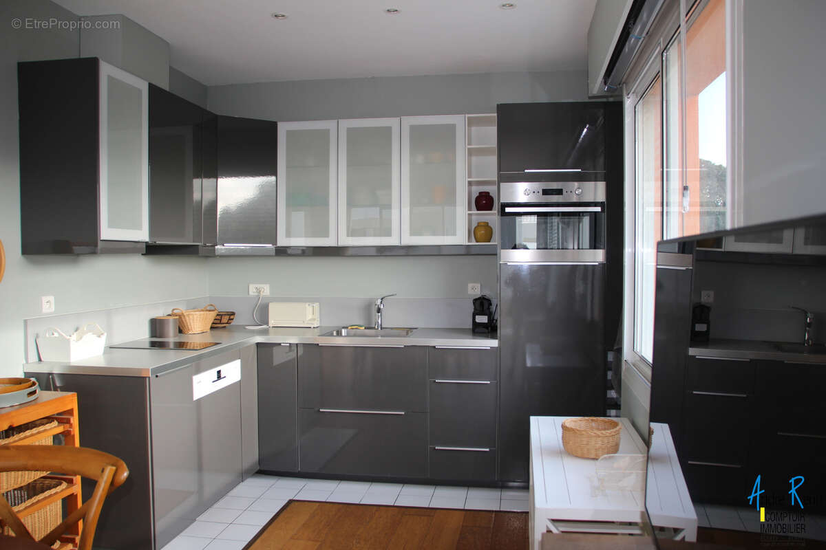 Bel appartement vue mer, plage de Vallières - photo 5