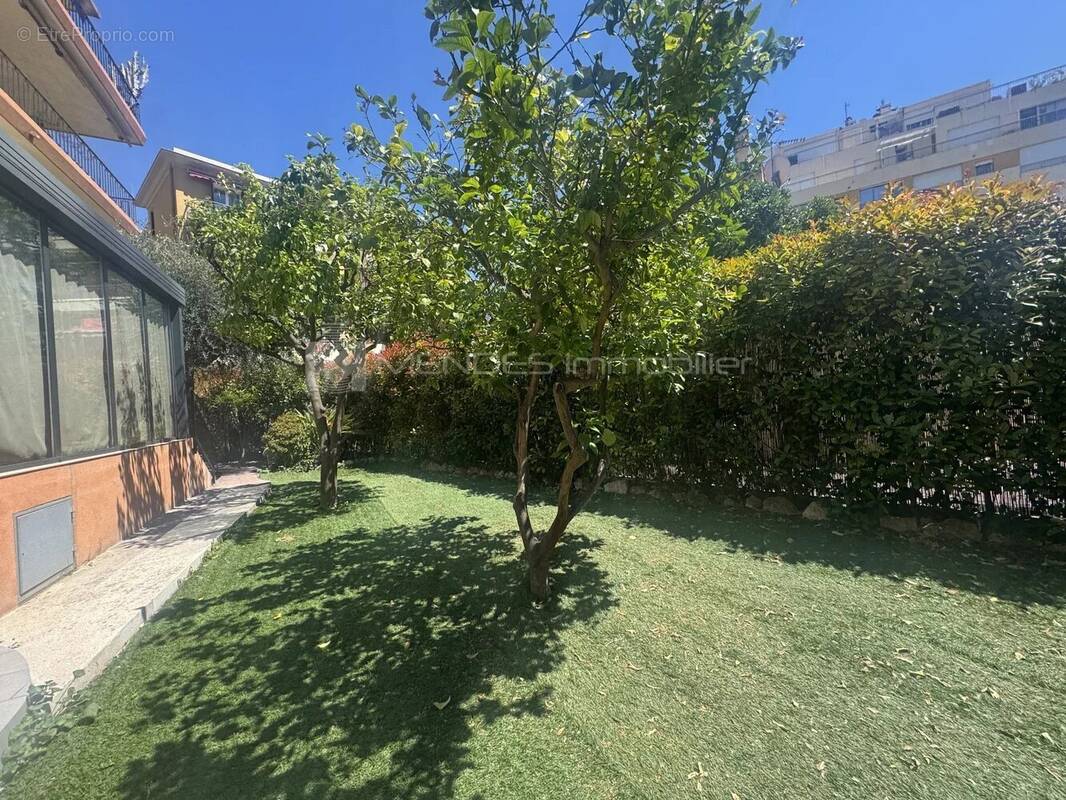 Appartement à ROQUEBRUNE-CAP-MARTIN