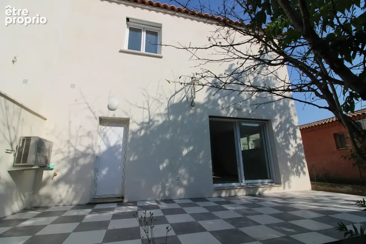 Photo Maison à Milhaud au prix de 238 000€