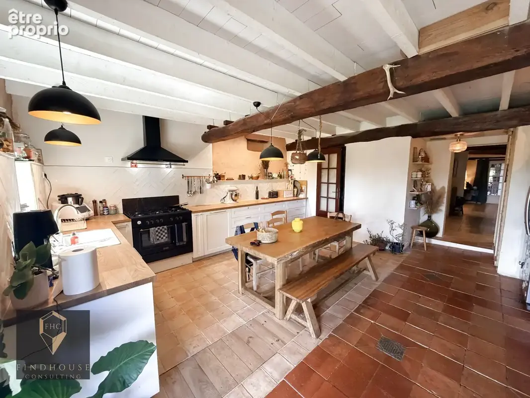Maison t7 - 347 m2 - jardin - bois - dépendances - photo 3