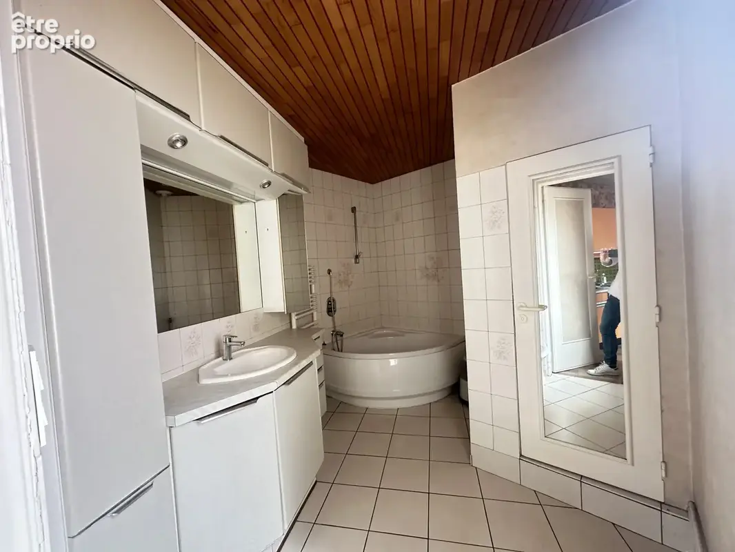 Mancelle avec garage secteur st pavin - photo 8