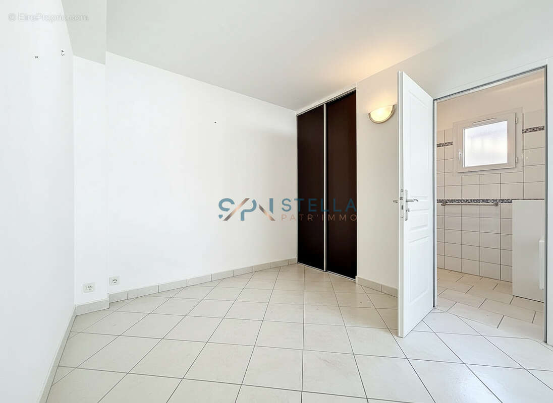 AFA, Maison familiale avec piscine, T2 indépendant et 1 990 m² de terrain - photo 16