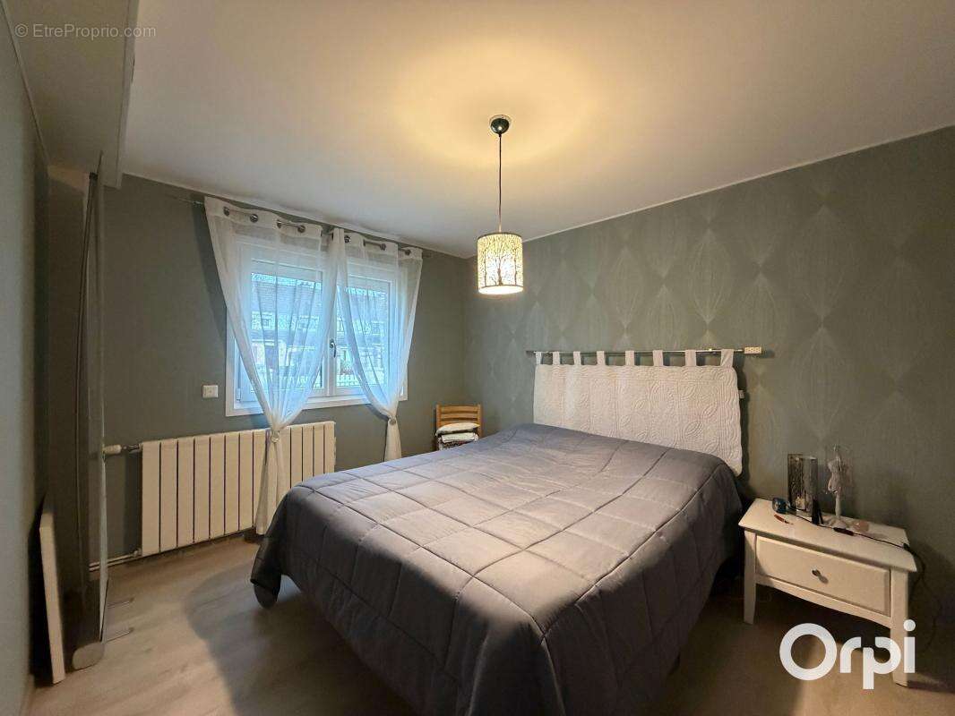 Maison à OYE-PLAGE