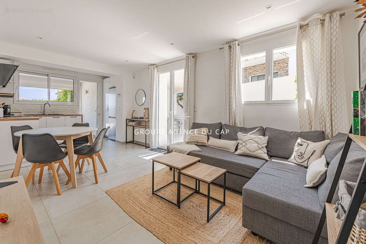 Maison à LES ISSAMBRES