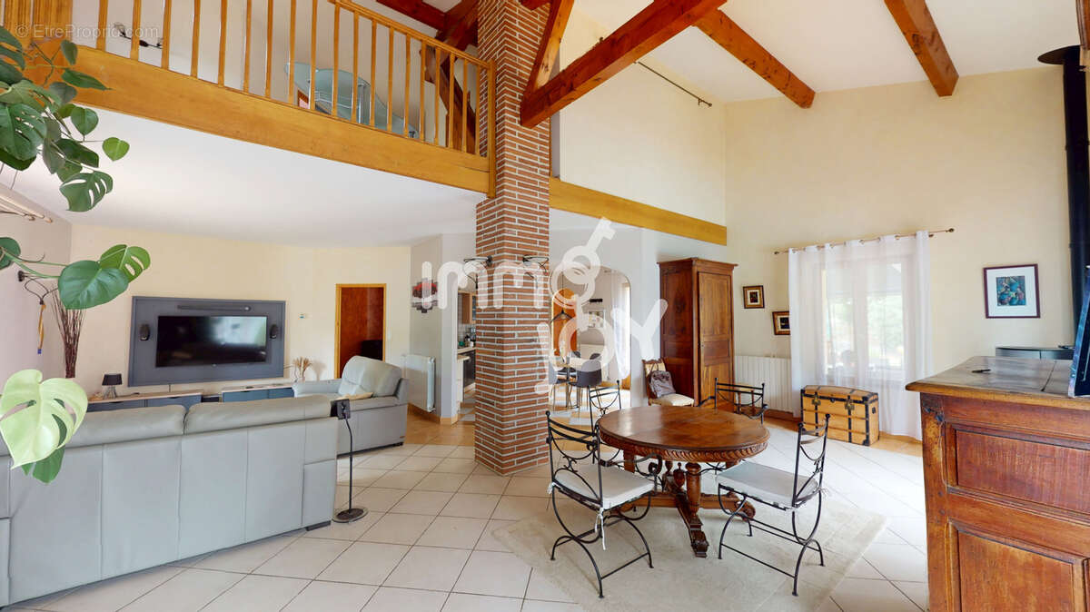 Maison familiale 5 pièces, piscine et grand garage de 11O m2 - Verfeil - photo 7