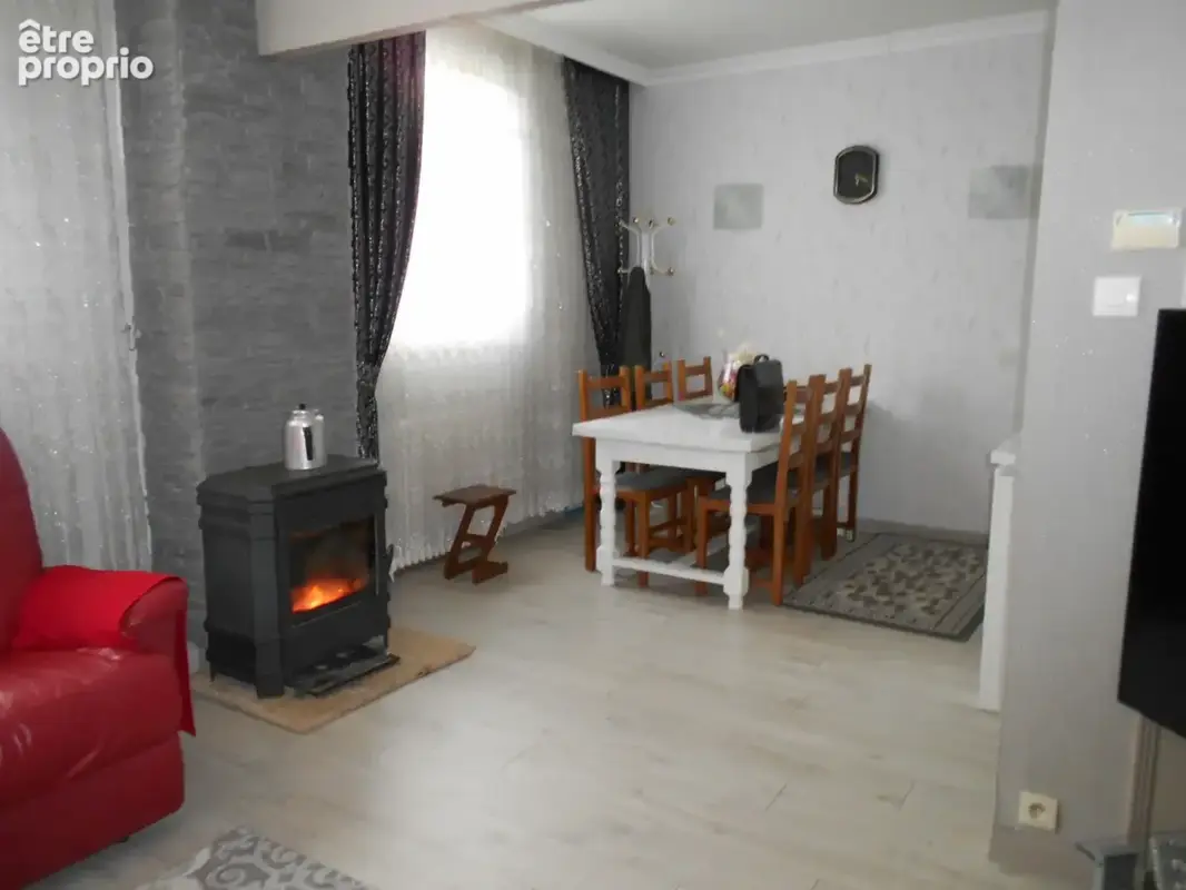 À Vierzon (18), maison en vente avec CENTRAL IMMO VIERZON - photo 3