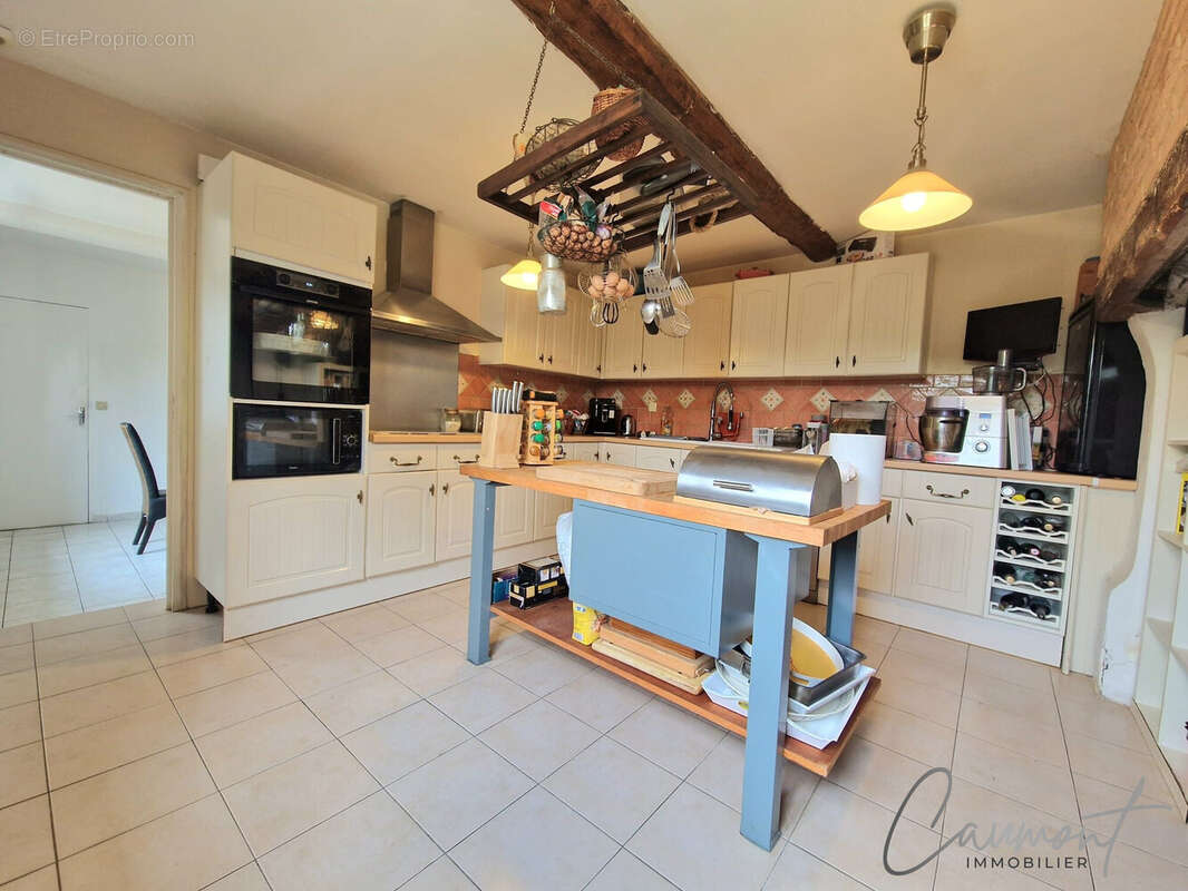 Maison 250 m² à Yebleron  - photo 5