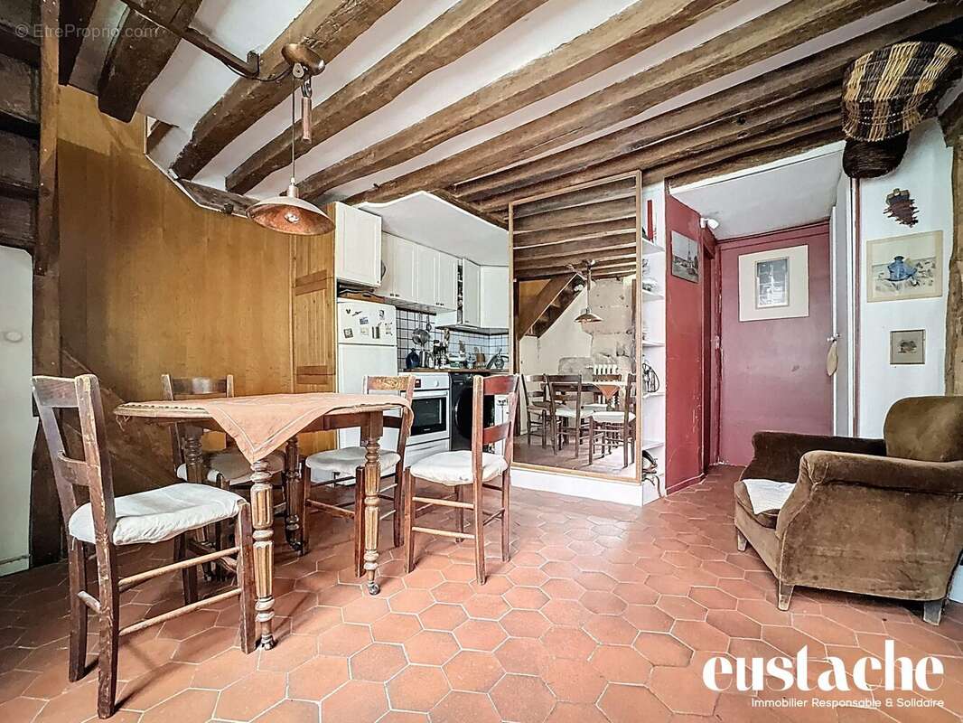 Appartement à PARIS-4E