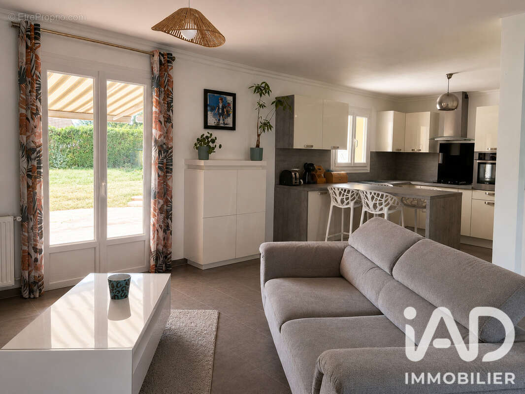 Maison 110 m² à Crouy-En-Thelle  - photo 2