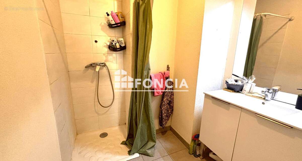 Appartement à MARSEILLE-4E
